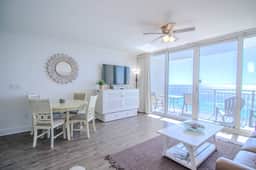 ⛱️ New Luxury 1BR Beachfront Sleeps 6!