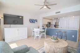 New, Beautiful & Luxurious 2/2! Sleeps 6