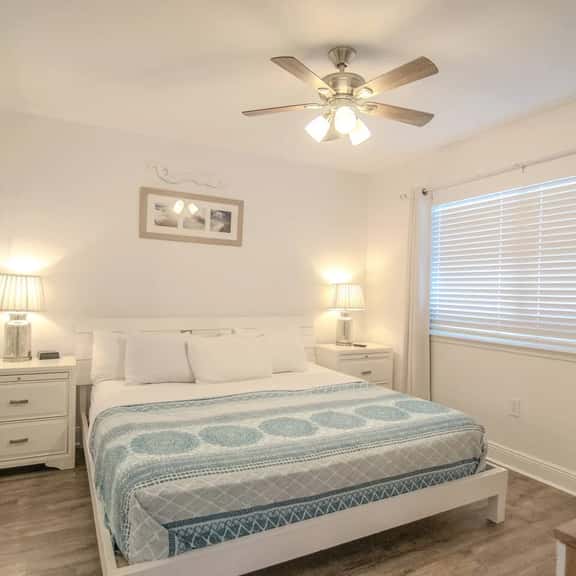 ⛱️ New Luxury 1BR Beachfront Sleeps 6! - Image 1