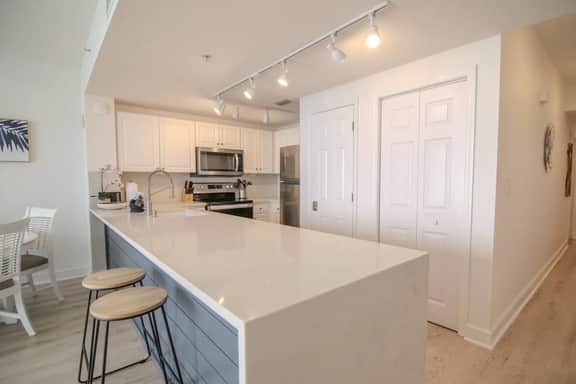 New, Beautiful & Luxurious 2/2! Sleeps 6