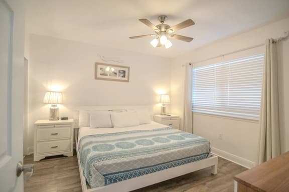 ⛱️ New Luxury 1BR Beachfront Sleeps 6! - Image 1